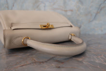 Load image into Gallery viewer, HERMES KELLY 25 Swift leather Craie X Engraving Shoulder bag 700090203
