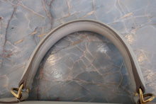 Load image into Gallery viewer, HERMES KELLY 25 Swift leather Craie X Engraving Shoulder bag 700090203
