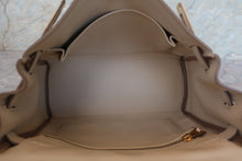 Load image into Gallery viewer, HERMES KELLY 25 Swift leather Craie X Engraving Shoulder bag 700090203
