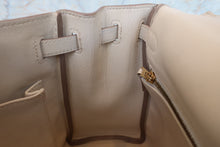 Load image into Gallery viewer, HERMES KELLY 25 Swift leather Craie X Engraving Shoulder bag 700090203
