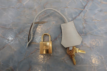 Load image into Gallery viewer, HERMES KELLY 25 Swift leather Craie X Engraving Shoulder bag 700090203
