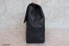 将图片加载到图库查看器，CHANEL/香奈儿 大号CF 单盖 链条包 羊皮 Black/Gold hadware(黑色/金色金属) 肩背包 700060178
