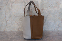 将图片加载到图库查看器，HERMES PICOTIN LOCK CASAQUE MM Clemence leather Pearl gray/Kraft □Q刻印 Hand bag 700110053
