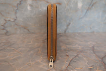 将图片加载到图库查看器，HERMES  Azapp Long Silkin Epsom leather/Silk Gold □O刻印 Wallet 700070222
