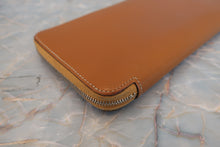 将图片加载到图库查看器，HERMES  Azapp Long Silkin Epsom leather/Silk Gold □O刻印 Wallet 700070222
