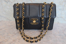 画像をギャラリービューアに読み込む, CHANEL/シャネル マドモアゼルチェーンショルダーバッグ キャビアスキン ブラック/ゴールド金具 ショルダーバッグ 800030052
