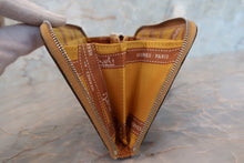 将图片加载到图库查看器，HERMES  Azapp Long Silkin Epsom leather/Silk Gold □O刻印 Wallet 700070222
