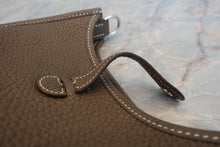 將圖片載入圖庫檢視器 HERMES／エルメス エブリンTPM トリヨンクレマンス エトゥープ Y刻印 ショルダーバッグ 800040118
