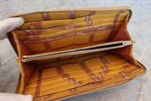 将图片加载到图库查看器，HERMES  Azapp Long Silkin Epsom leather/Silk Gold □O刻印 Wallet 700070222
