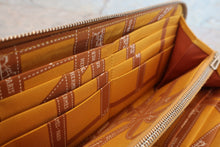 将图片加载到图库查看器，HERMES  Azapp Long Silkin Epsom leather/Silk Gold □O刻印 Wallet 700070222
