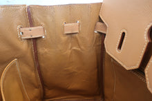 Load image into Gallery viewer, HERMES HAUT A COURROIRE 32 Graine Couchevel leather Natural 〇Z Engraving Hand bag 600070138
