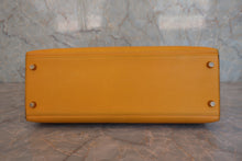 将图片加载到图库查看器，HERMES KELLY 32 Graine Couchevel leather Jaune ○W刻印 Shoulder bag 800070060
