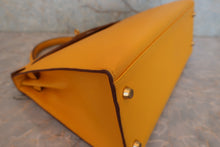 将图片加载到图库查看器，HERMES KELLY 32 Graine Couchevel leather Jaune ○W刻印 Shoulder bag 800070060

