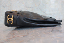 Load image into Gallery viewer, CHANEL Triple CC Chain shoulder Caviar skin Black/Gold hadware Shoulder bag 800060041
