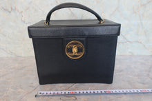 画像をギャラリービューアに読み込む, CHANEL/シャネル ココマークバニティ キャビアスキン ブラック/ゴールド金具 バニティ 800030051
