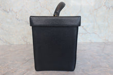 画像をギャラリービューアに読み込む, CHANEL/シャネル ココマークバニティ キャビアスキン ブラック/ゴールド金具 バニティ 800030051
