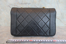 Load image into Gallery viewer, CHANEL  Diana matelasse chain shoulder bag Lambskin Black/Gold hadware Shoulder bag 800090060
