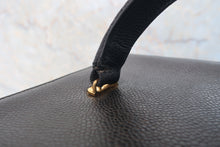画像をギャラリービューアに読み込む, CHANEL/シャネル ココマークバニティ キャビアスキン ブラック/ゴールド金具 バニティ 800030051
