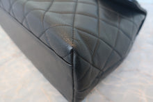 Load image into Gallery viewer, CHANEL Matelasse trapezoid hand bag Caviar skin Black/Gold hadware Hand bag 700120102
