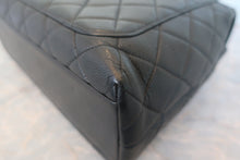 Load image into Gallery viewer, CHANEL Matelasse trapezoid hand bag Caviar skin Black/Gold hadware Hand bag 700120102
