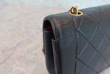 Load image into Gallery viewer, CHANEL  Diana matelasse chain shoulder bag Lambskin Black/Gold hadware Shoulder bag 800090060
