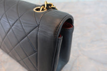 Load image into Gallery viewer, CHANEL  Diana matelasse chain shoulder bag Lambskin Black/Gold hadware Shoulder bag 800090060

