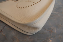 將圖片載入圖庫檢視器 HERMES／エルメス エブリンTPM トリヨンクレマンス ナタ Y刻印 ショルダーバッグ 700100037
