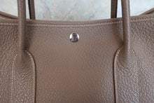 将图片加载到图库查看器，HERMES GARDEN PARTY PM Steeple Country leather Etoupe gray T刻印 Tote bag 600080210
