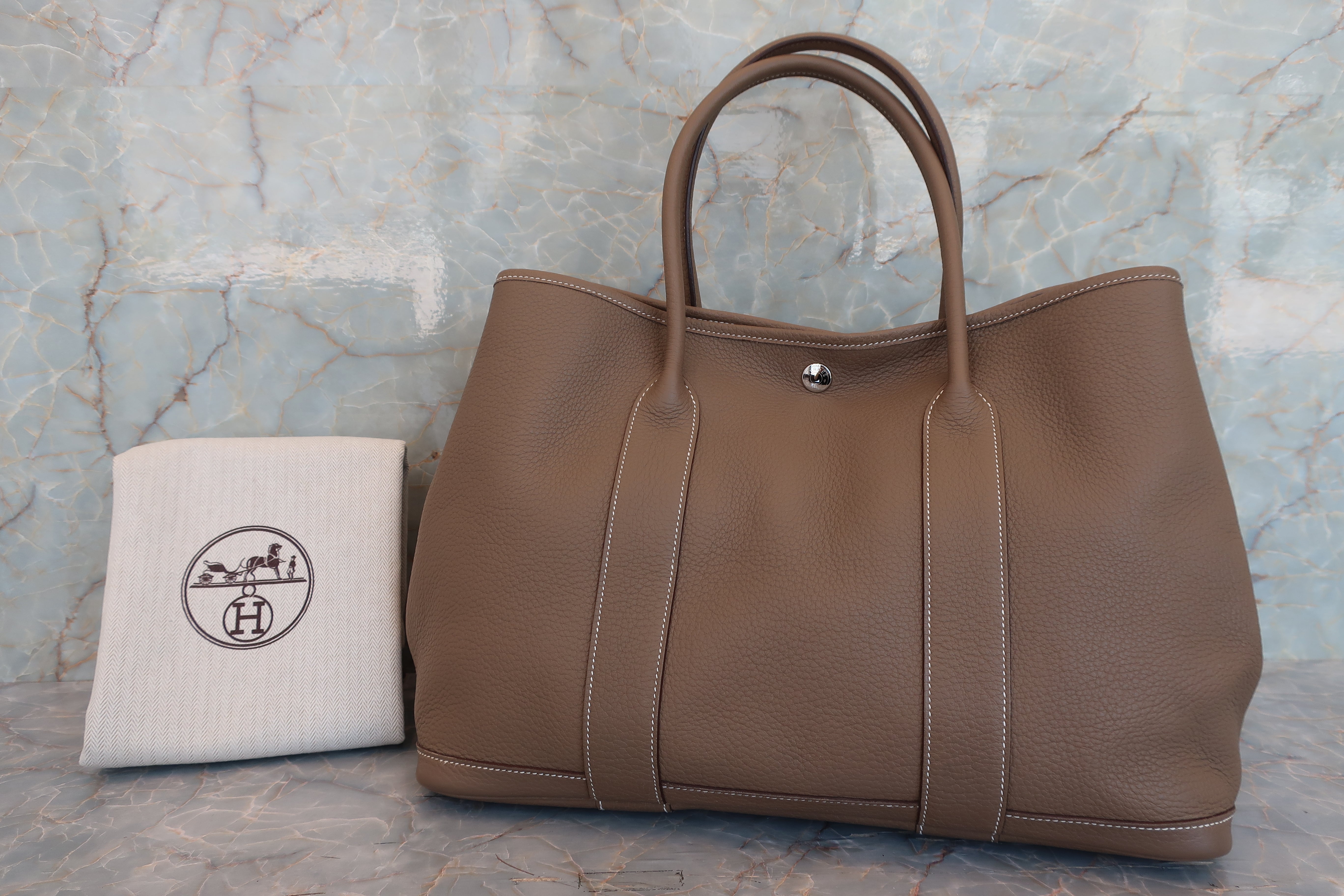 【落ち着いたcolorで長く持てる♡】HERMES ハンドバッグ 落ち着いた色♡】HERMES ピコタンロック 18 バッグ (HERMES