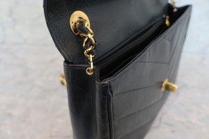 CHANEL V-Stitch chain shoulder bag Caviar skin Black/Gold hadware Shoulder bag 600030059