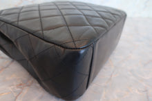Load image into Gallery viewer, CHANEL Matelasse chain shoulder bag Lambskin Black/Gold hadware Shoulder bag 700120105
