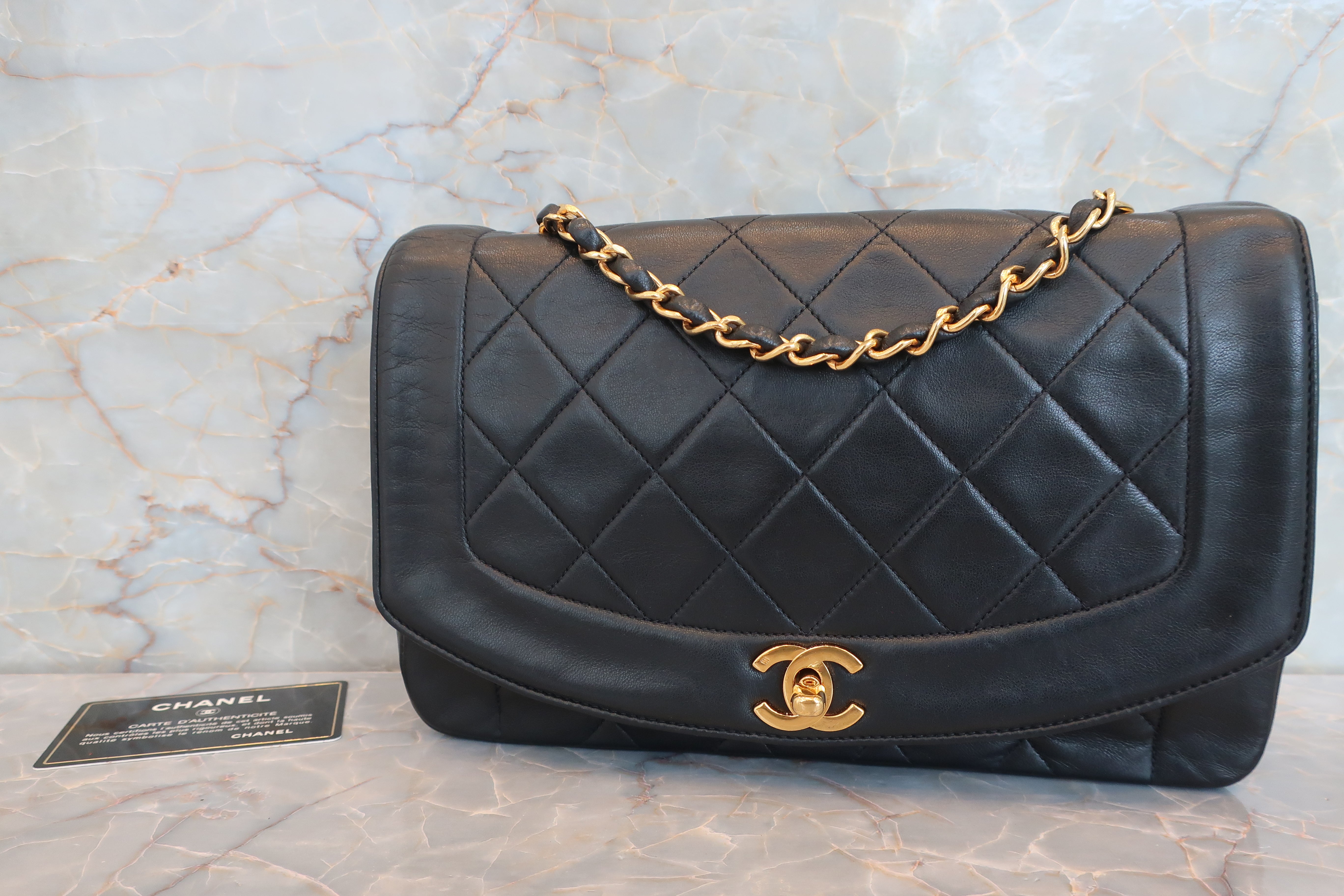 CHANEL マトラッセ ダイアナ　ラムスキン チェーンショルダーバッグ 　80 CHANEL (シャネル) ダイアナ マトラッセ チェーンショルダー