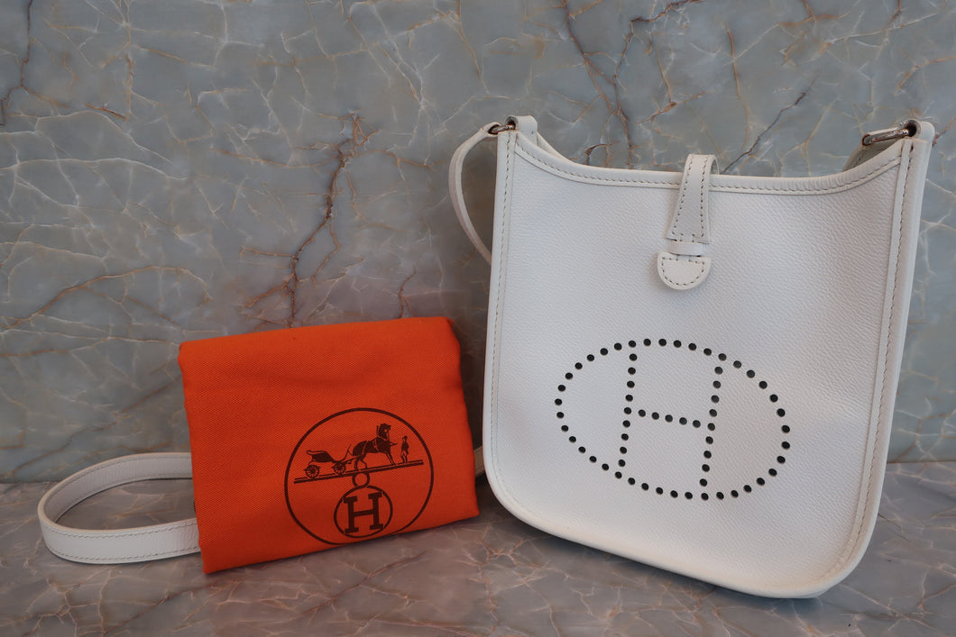 HERMES EVELYNE TPM Epsom leather White □H刻印 Shoulder bag 600100029