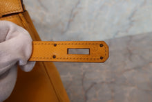 画像をギャラリービューアに読み込む, HERMES／エルメス ケリー28 クシュベル ジョーヌ 〇Y刻印 ショルダーバッグ 700110026
