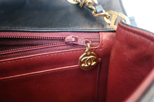 CHANEL/シャネル ダイアナマトラッセチェーンショルダーバッグ ラムスキン ブラック/ゴールド金具 ショルダーバッグ 700060141