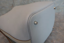 将图片加载到图库查看器，HERMES PICOTIN LOCK MM Clemence leather/Swift leather Blue pale/Pearl gray □R刻印 Hand bag 600070194
