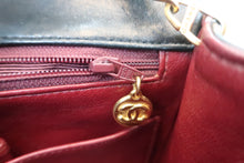 Load image into Gallery viewer, CHANEL Mini Matelasse single flap chain shoulder bag Lambskin Black/Gold hadware Shoulder bag 600060060

