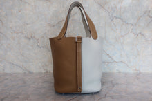 將圖片載入圖庫檢視器 HERMES／エルメス ピコタンロックカザックMM トリヨンクレマンス パールグレー/クラフト □Q刻印 ハンドバッグ 800010160
