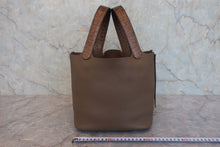 画像をギャラリービューアに読み込む, HERMES／エルメス ピコタンロックタッチＭＭ トリヨンクレマンス/クロコダイル アリゲーター エトゥープ Y刻印 ハンドバッグ 800020104
