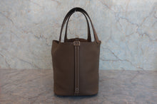 画像をギャラリービューアに読み込む, HERMES／エルメス ピコタンロックタッチＭＭ トリヨンクレマンス/クロコダイル アリゲーター エトゥープ Y刻印 ハンドバッグ 800020104
