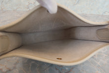 Load image into Gallery viewer, HERMES  EVELYNE TPM Clemence leather Craie W Engraving Shoulder bag 700050043
