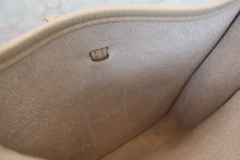 Load image into Gallery viewer, HERMES  EVELYNE TPM Clemence leather Craie W Engraving Shoulder bag 700050043
