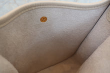 Load image into Gallery viewer, HERMES  EVELYNE TPM Clemence leather Craie W Engraving Shoulder bag 700050043
