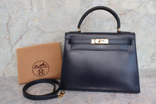Load image into Gallery viewer, HERMES KELLY 28 Box carf leather Navy 〇U Engraving Shoulder bag 700100033
