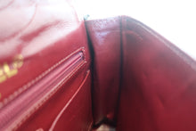 Load image into Gallery viewer, CHANEL Paris Limited Mini Matelasse double flap chain shoulder bag Lambskin Black/Gold hadware Shoulder bag 700120143
