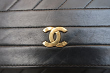 Load image into Gallery viewer, CHANEL Bias stitch push lock chain shoulder bag Lambskin Black/Gold hadware Shoulder bag 800080127
