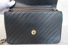 Load image into Gallery viewer, CHANEL Bias stitch push lock chain shoulder bag Lambskin Black/Gold hadware Shoulder bag 800080127
