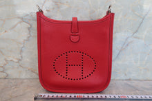 將圖片載入圖庫檢視器 HERMES／エルメス エブリンTPM トリヨンクレマンス ルージュカザック T刻印 ショルダーバッグ 700080211
