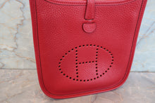 將圖片載入圖庫檢視器 HERMES／エルメス エブリンTPM トリヨンクレマンス ルージュカザック T刻印 ショルダーバッグ 700080211
