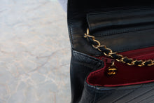 Load image into Gallery viewer, CHANEL Bias stitch push lock chain shoulder bag Lambskin Black/Gold hadware Shoulder bag 800080127
